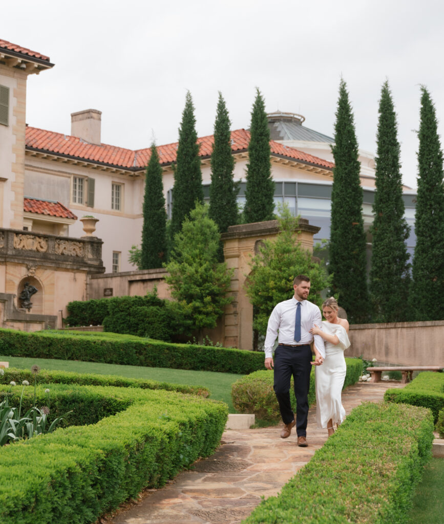 philbrook gardens engagement What to wear for engagement session